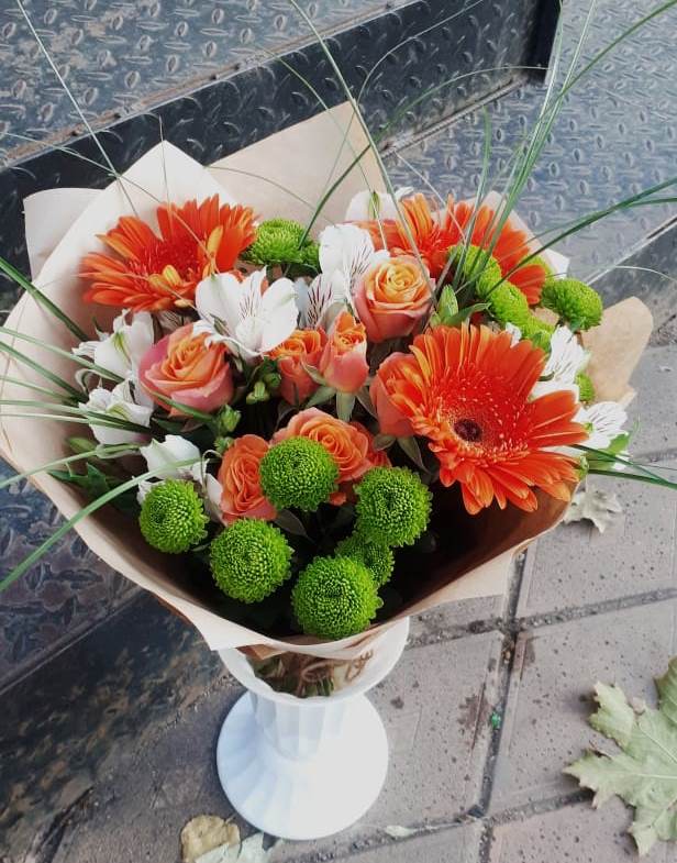 Букет цветов из: Герберы, Хризантемы, Альстромерии и Розы в Кадый