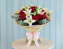 Букет цветов из:  Лилии и Розы в Кадый