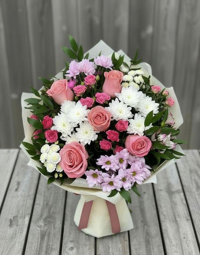 Букет цветов из: Альстромерии, Гвоздики, Розы и Хризантемы в Кадый