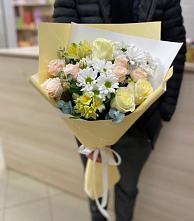 Букет цветов из:  Альстромерии, Розы и Хризантемы в Кадый