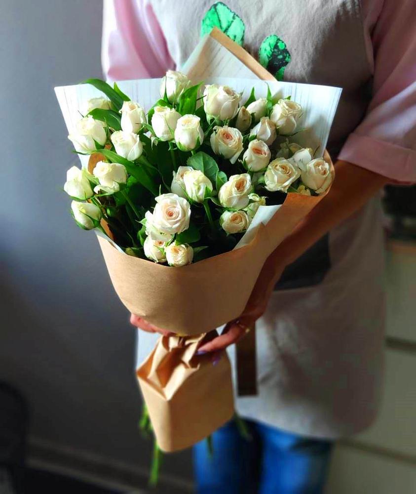 Букет цветов из: Розы в Кадый