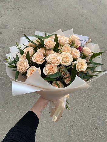 Букет Кремовые розы Латте в Кадый