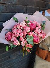 Букет розы в пальмах в Кадый Букет цветов из: Розы в Кадый