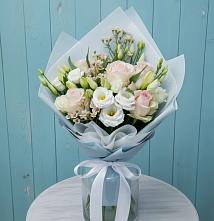 Букет цветов из:  Розы и Лизиантусы в Кадый