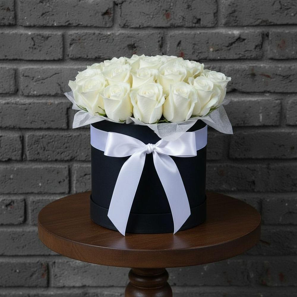 Цветочная композиция из Розы в шляпной коробке в Кадый