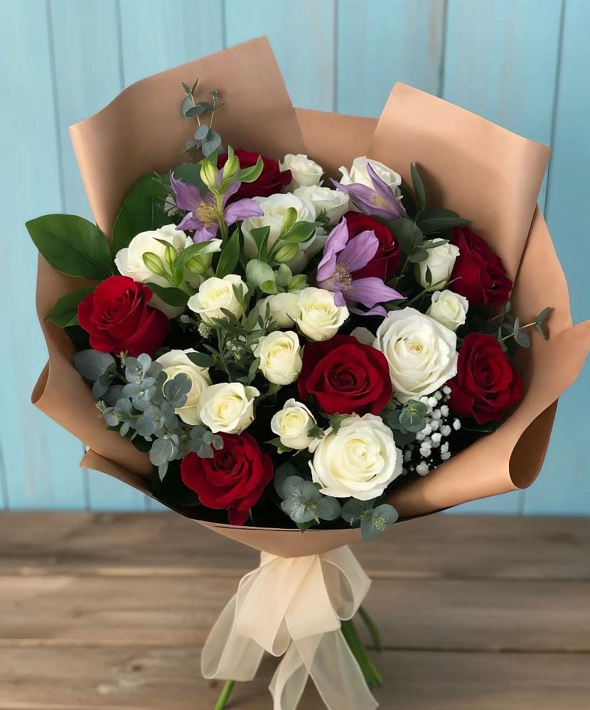 Букет цветов из: Розы и Альстромерии в Кадый